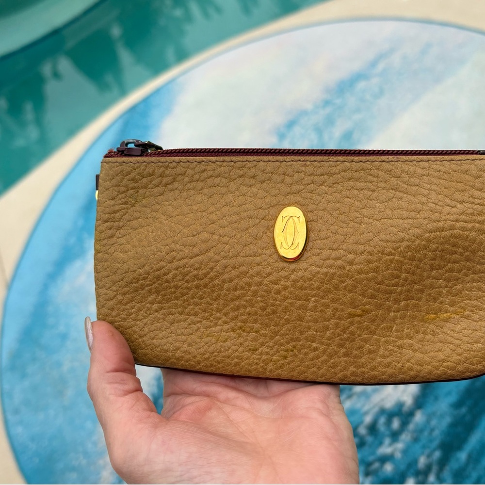 Vintage Cartier Camel Leather Wristlet with Gold Accents
🔥❤️💕